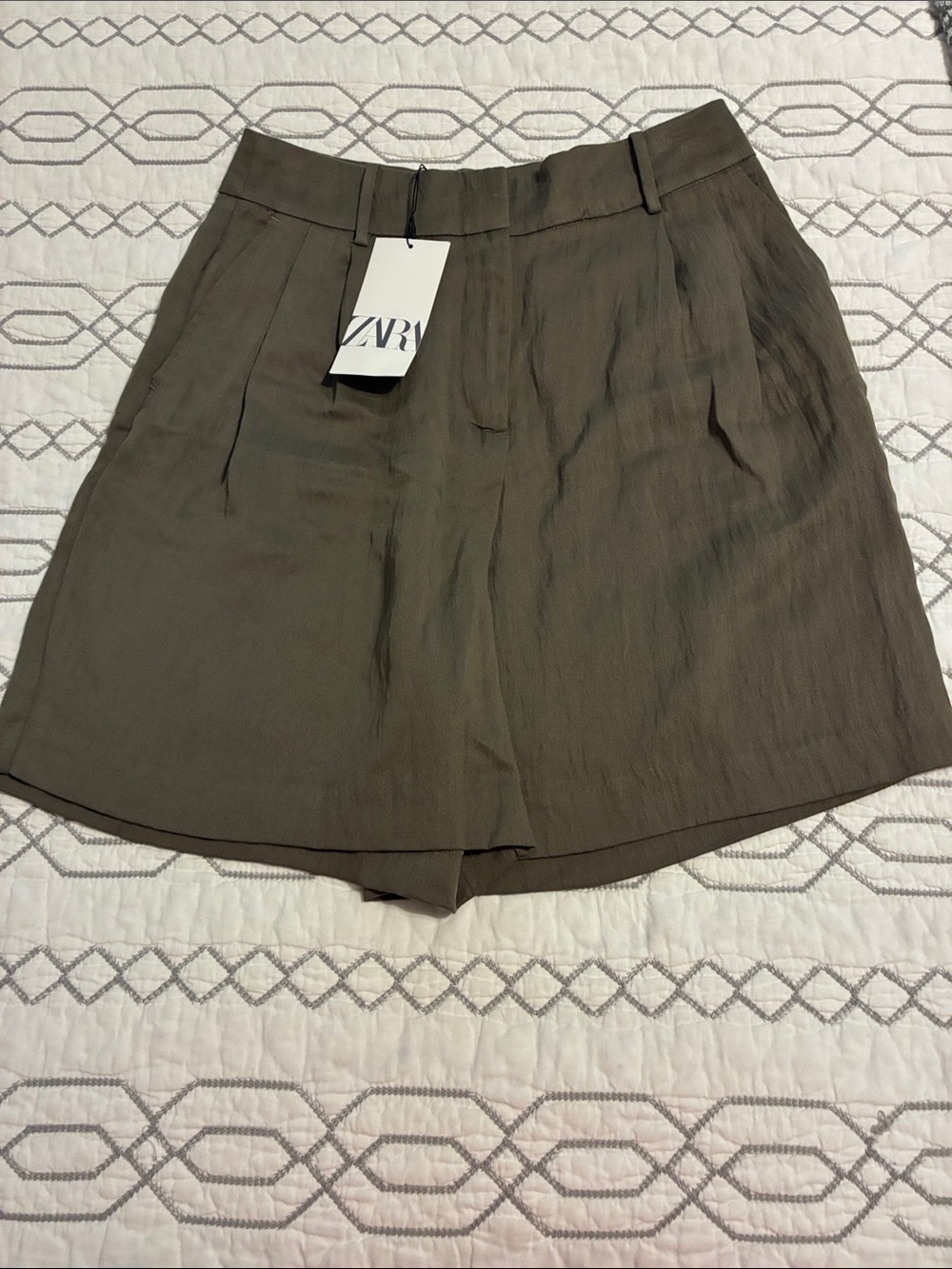 NWT!!! ZARA Olive Tone Pleated High-Waist Bermuda Shorts